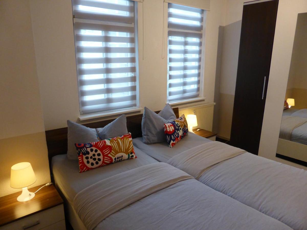 Ferienwohnung Friedrich Schiller, 2 Schlafzimmer, Balkon,Kostenloses Wifi, Naehe Zentrum, Jena Exterior foto