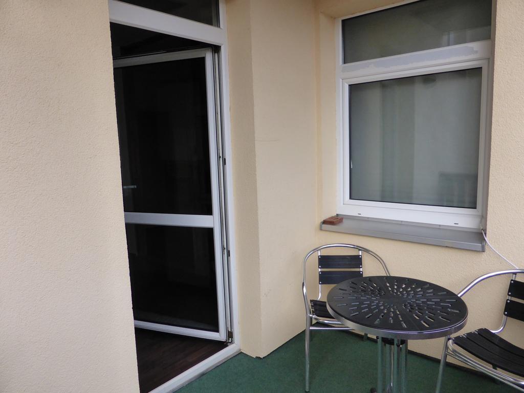 Ferienwohnung Friedrich Schiller, 2 Schlafzimmer, Balkon,Kostenloses Wifi, Naehe Zentrum, Jena Exterior foto
